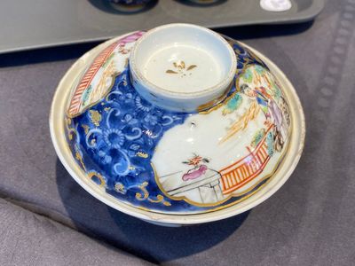 Service à thé de 18 pièces en porcelaine de Chine famille rose à sujet mandarin, Qianlong — photo 9