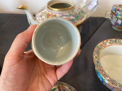 Service à thé de 24 pièces en porcelaine de Chine famille rose de Canton, 19ème — photo 10