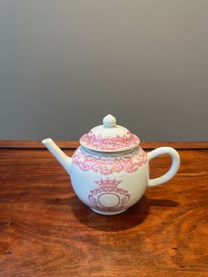 Service à thé de 28 pièces en porcelaine de Chine aux monogrammes couronnés, Qianlong — photo 2