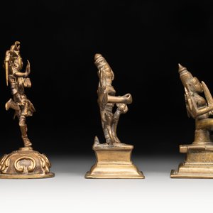 Seven bronze figures of deities and a religious relief plaque, India and Nepal, 18/19th C. — 照片 13