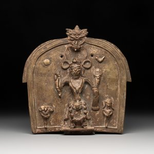 Seven bronze figures of deities and a religious relief plaque, India and Nepal, 18/19th C. — 照片 2