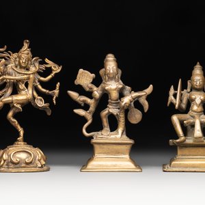 Seven bronze figures of deities and a religious relief plaque, India and Nepal, 18/19th C. — 照片 10