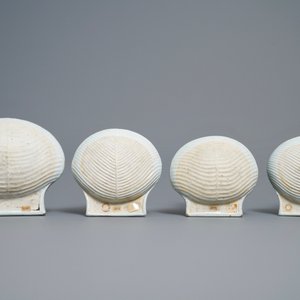 Seven Chinese blue and white and Imari-style shell-shaped dishes, Kangxi — 照片 5