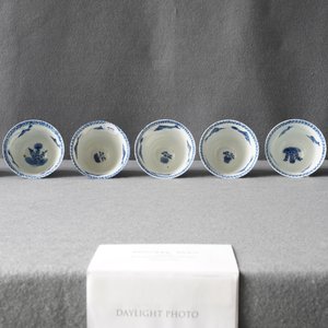 Seven Chinese blue and white cups and saucers, Kangxi — 照片 14