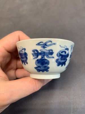 Seven Chinese blue and white cups and six saucers, Kangxi/Yongzheng — photo 36