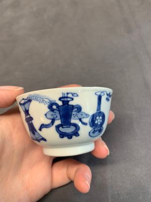 Seven Chinese blue and white cups and six saucers, Kangxi/Yongzheng — photo 40