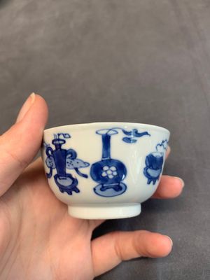 Seven Chinese blue and white cups and six saucers, Kangxi/Yongzheng — photo 41