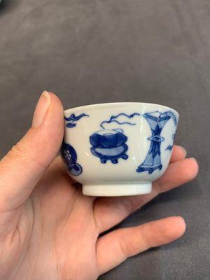 Seven Chinese blue and white cups and six saucers, Kangxi/Yongzheng — photo 42
