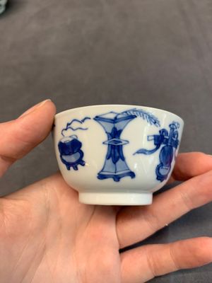 Seven Chinese blue and white cups and six saucers, Kangxi/Yongzheng — photo 43