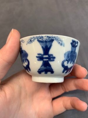 Seven Chinese blue and white cups and six saucers, Kangxi/Yongzheng — photo 48