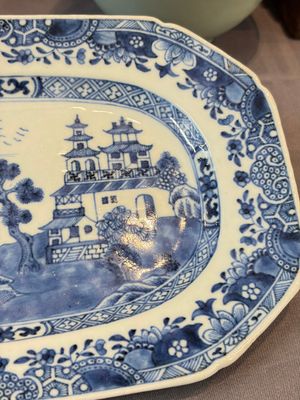 Seven Chinese blue and white, famille rose, and celadon wares, 18/19th C. — foto 20