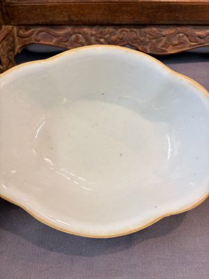 Seven Chinese blue and white, famille rose, and celadon wares, 18/19th C. — foto 29