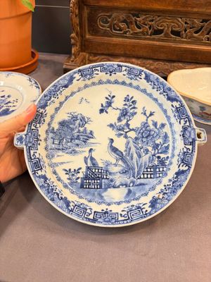 Seven Chinese blue and white, famille rose, and celadon wares, 18/19th C. — foto 40