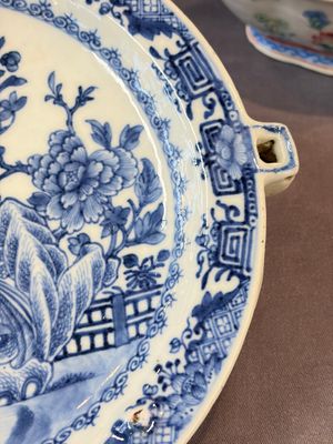 Seven Chinese blue and white, famille rose, and celadon wares, 18/19th C. — foto 41