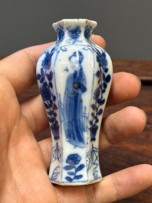 Seven Chinese blue and white 'Long Eliza' miniature vases, Kangxi — 照片 17