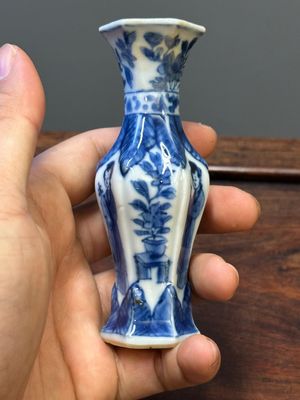 Seven Chinese blue and white 'Long Eliza' miniature vases, Kangxi — 照片 28