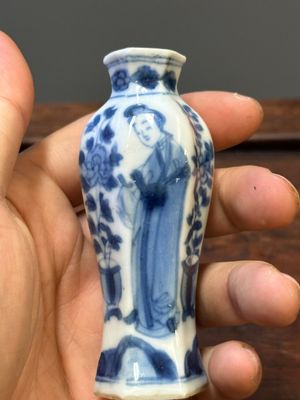 Seven Chinese blue and white 'Long Eliza' miniature vases, Kangxi — 照片 32