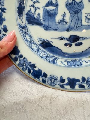 Seven Chinese blue and white plates with figural and floral design, 18/19th C. — photo 21