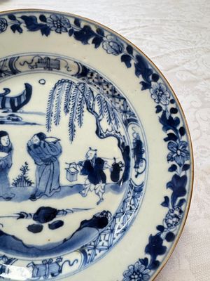 Seven Chinese blue and white plates with figural and floral design, 18/19th C. — photo 23
