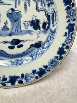 Seven Chinese blue and white plates with figural and floral design, 18/19th C. — photo 24