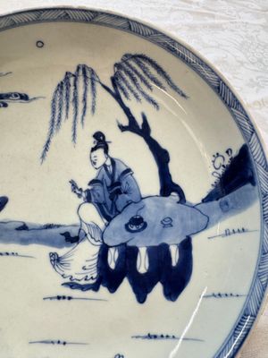 Seven Chinese blue and white plates with figural and floral design, 18/19th C. — photo 5