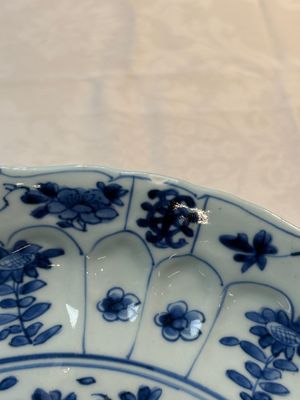 Seven Chinese blue and white plates with floral design, Kangxi — photo 2