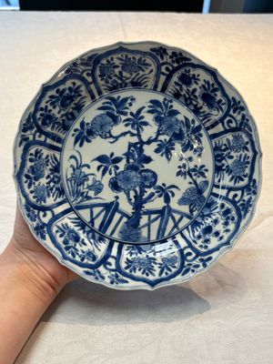 Seven Chinese blue and white plates with floral design, Kangxi — photo 6