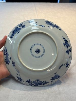 Seven Chinese blue and white plates with floral design, Kangxi — photo 7