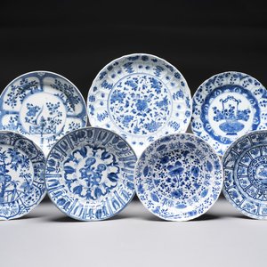 Seven Chinese blue and white plates with floral design, Kangxi — photo 1