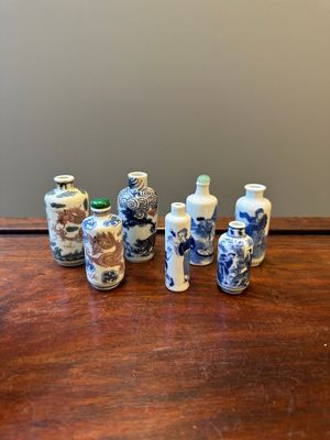 Seven Chinese blue, white and copper-red snuff bottles, Yongle and Yongzheng mark, 19th C. — photo 1