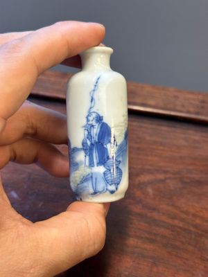 Seven Chinese blue, white and copper-red snuff bottles, Yongle and Yongzheng mark, 19th C. — photo 11
