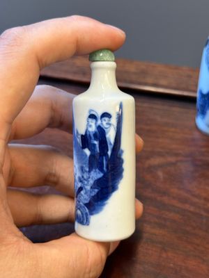 Seven Chinese blue, white and copper-red snuff bottles, Yongle and Yongzheng mark, 19th C. — photo 21