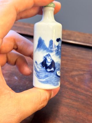 Seven Chinese blue, white and copper-red snuff bottles, Yongle and Yongzheng mark, 19th C. — photo 23