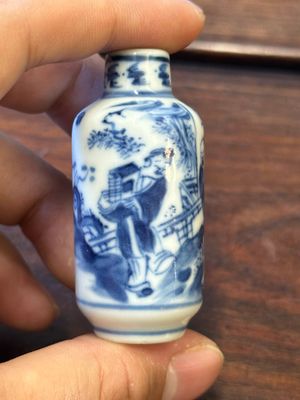 Seven Chinese blue, white and copper-red snuff bottles, Yongle and Yongzheng mark, 19th C. — photo 7