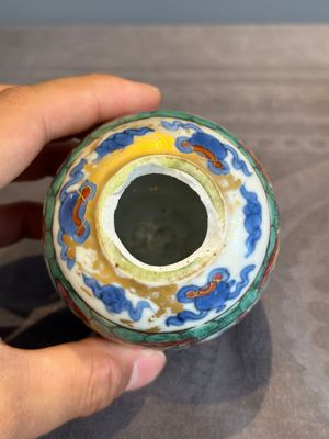 Seven Chinese blue, white and famille rose cups, six saucers and two English-decorated jarlets, Kangxi/Yongzheng — photo 14