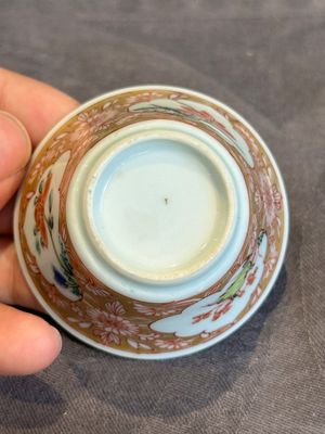 Seven Chinese blue, white and famille rose cups, six saucers and two English-decorated jarlets, Kangxi/Yongzheng — photo 22