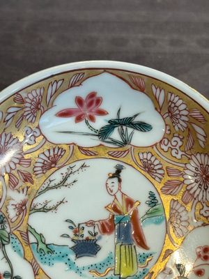 Seven Chinese blue, white and famille rose cups, six saucers and two English-decorated jarlets, Kangxi/Yongzheng — photo 26