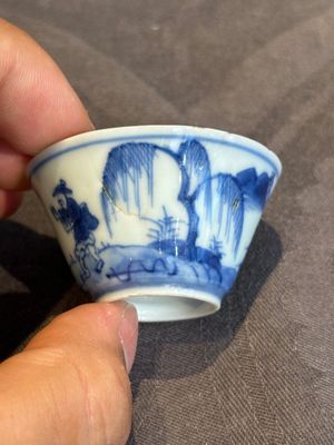 Seven Chinese blue, white and famille rose cups, six saucers and two English-decorated jarlets, Kangxi/Yongzheng — photo 41