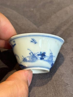 Seven Chinese blue, white and famille rose cups, six saucers and two English-decorated jarlets, Kangxi/Yongzheng — photo 43