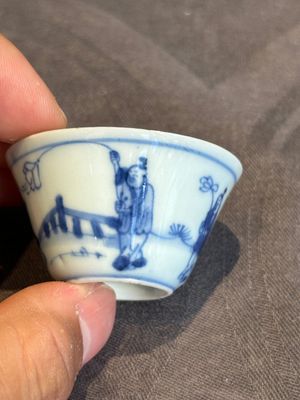 Seven Chinese blue, white and famille rose cups, six saucers and two English-decorated jarlets, Kangxi/Yongzheng — photo 48