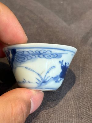 Seven Chinese blue, white and famille rose cups, six saucers and two English-decorated jarlets, Kangxi/Yongzheng — photo 50
