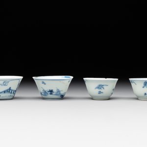 Seven Chinese blue, white and famille rose cups, six saucers and two English-decorated jarlets, Kangxi/Yongzheng — photo 19