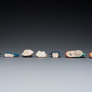 Seven Chinese blue, white, famille rose and monochrome blue water droppers, Qianlong and later — photo 7