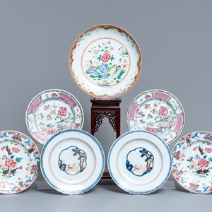Seven Chinese famille rose and iron red plates, Yongzheng/Qianlong — photo 1