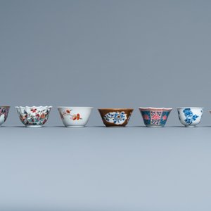 Seven Chinese famille rose and other cups and saucers, Kangxi and later — photo 8