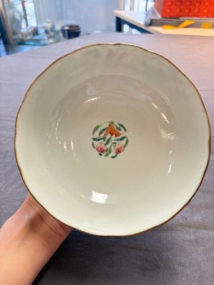 Seven Chinese famille rose bowls with floral design, various marks, 19/20th C. — 照片 17