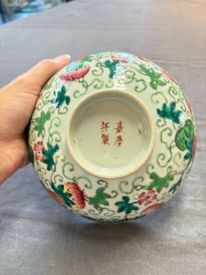 Seven Chinese famille rose bowls with floral design, various marks, 19/20th C. — 照片 18