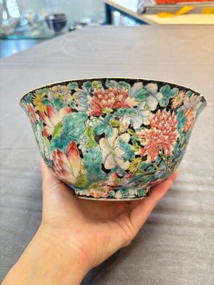 Seven Chinese famille rose bowls with floral design, various marks, 19/20th C. — 照片 4