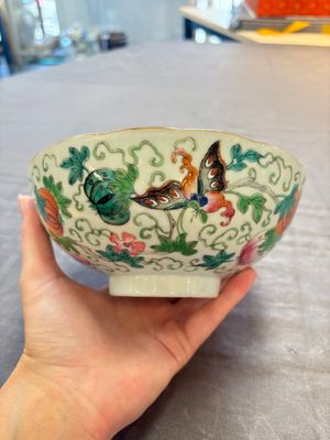 Seven Chinese famille rose bowls with floral design, various marks, 19/20th C. — 照片 7