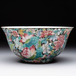 Seven Chinese famille rose bowls with floral design, various marks, 19/20th C. — 照片 2